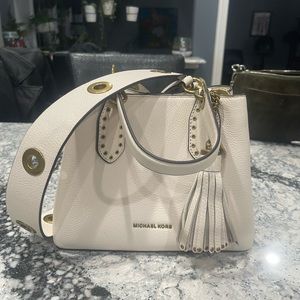 Off white gold hardware